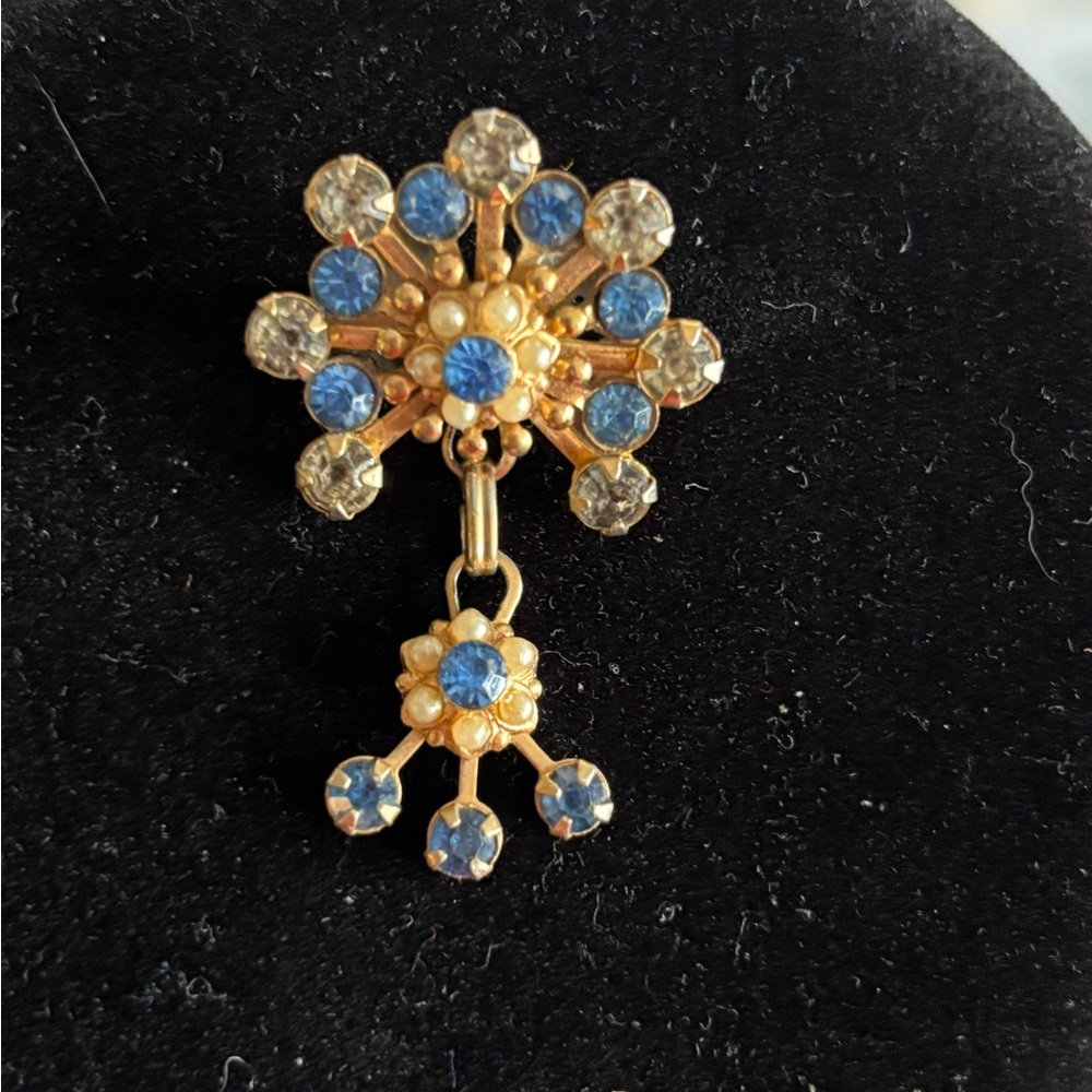 Vintage Elegant Gold, Blue Rhinestone with Pearl Floral Starburst Brooch